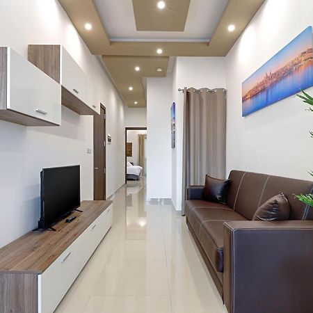 Gem Beachfront Apt With Amazing Bay And Sea Views Birżebbuġa Eksteriør bilde